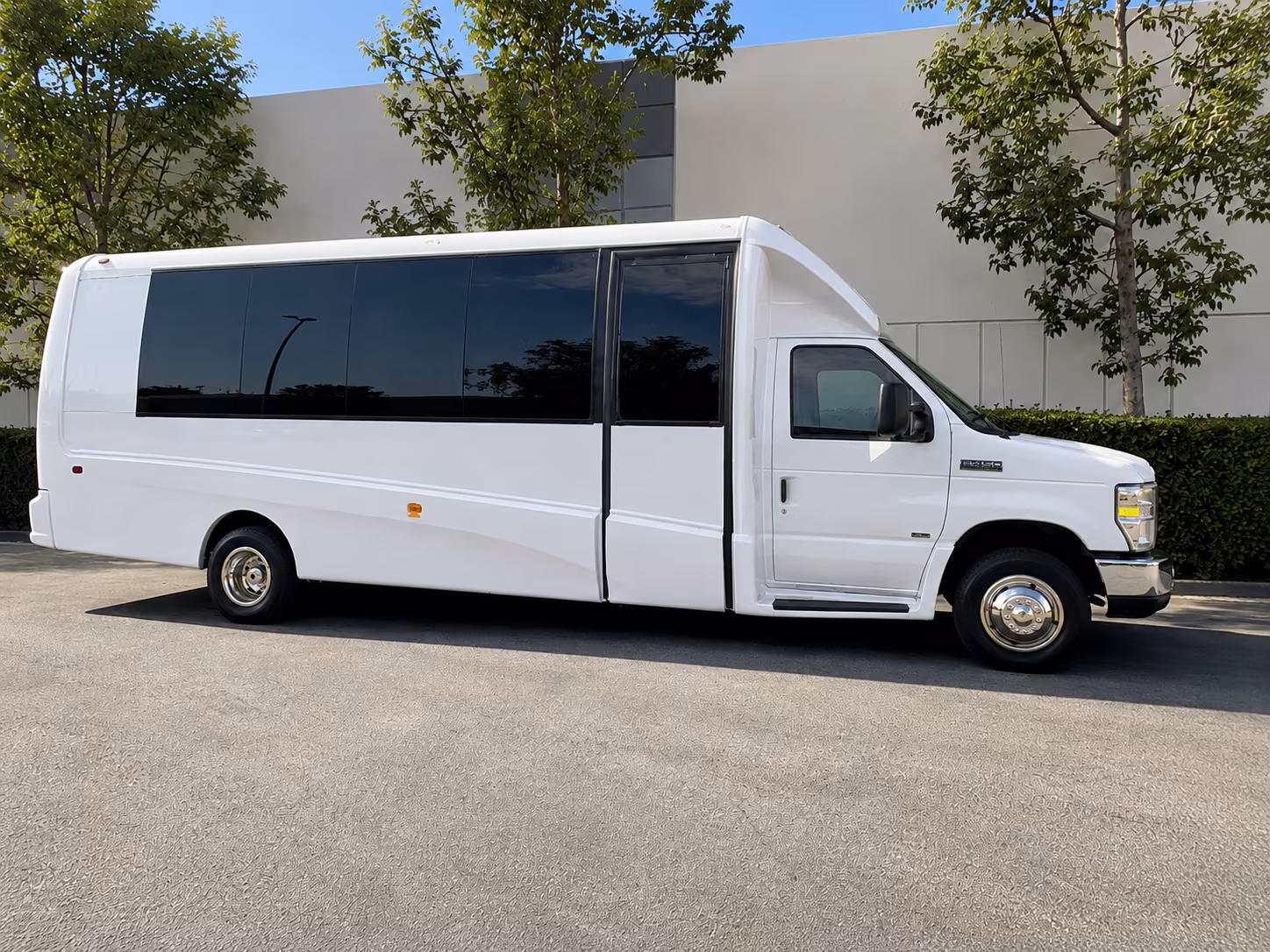 orangecharterbuscompany com makes it easy to find wedding transportation near the nixon library and old towne orange