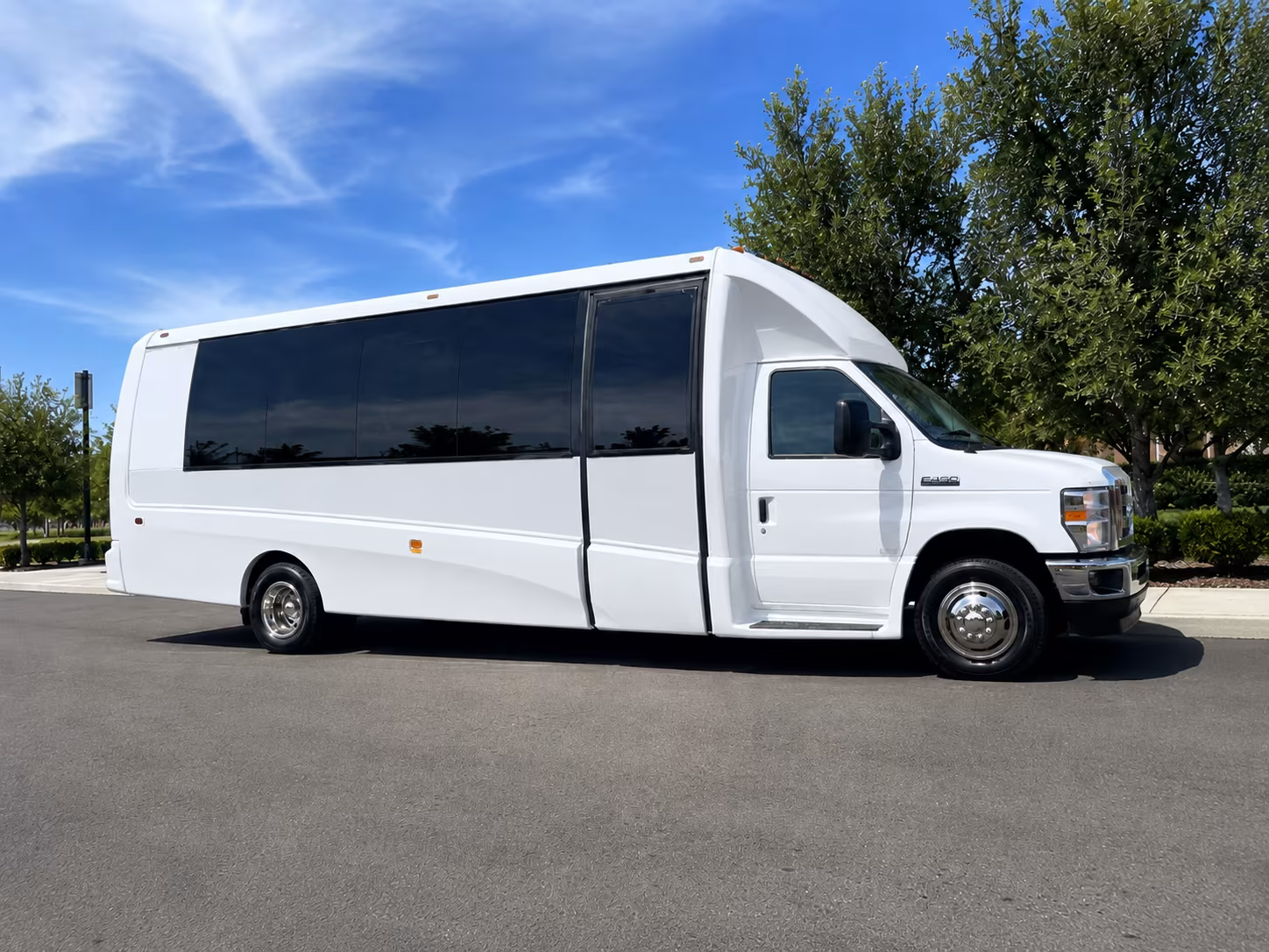 shuttle your guests between anaheim hotel blocks and orange venues